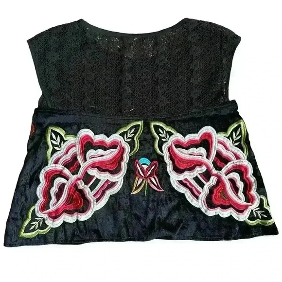 Women’s Free People Embroidered Native Rose Floral Black Lace Top Size XS - Picture 2 of 8